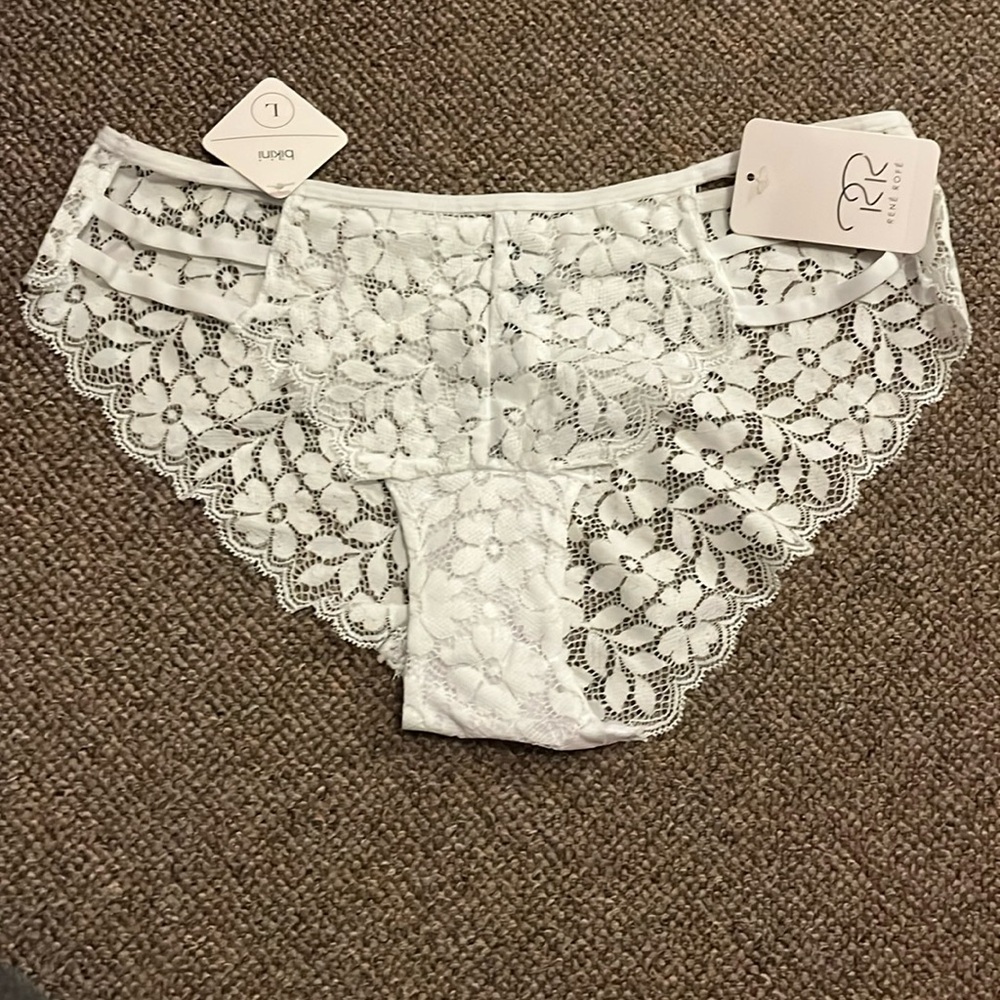 Lace floral bikini panty